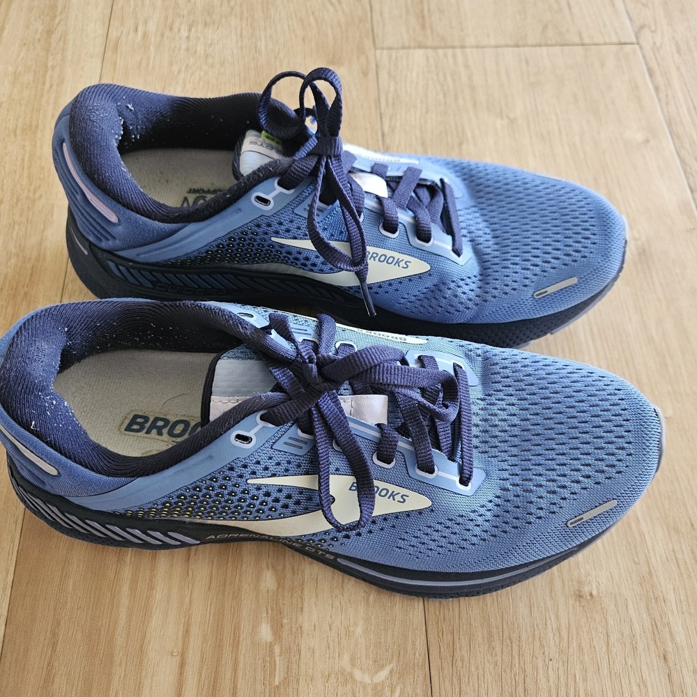 Brooks Running Women's 8 Adrenaline GTS 22 Shoes Navy Comfort Cushioned